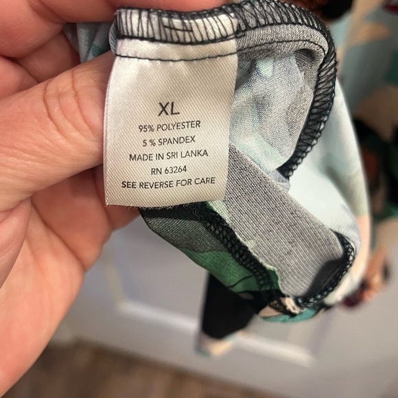 EUC! Stunning!  Roz & Ali Black Floral midi dress with Bell Sleeves - Picture 8 of 12